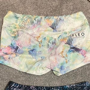 Fleo shorts. 2.5 inseam. Shell print. Size medium